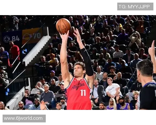 布鲁克洛佩斯：从NBA巨星到篮球智慧的传承者